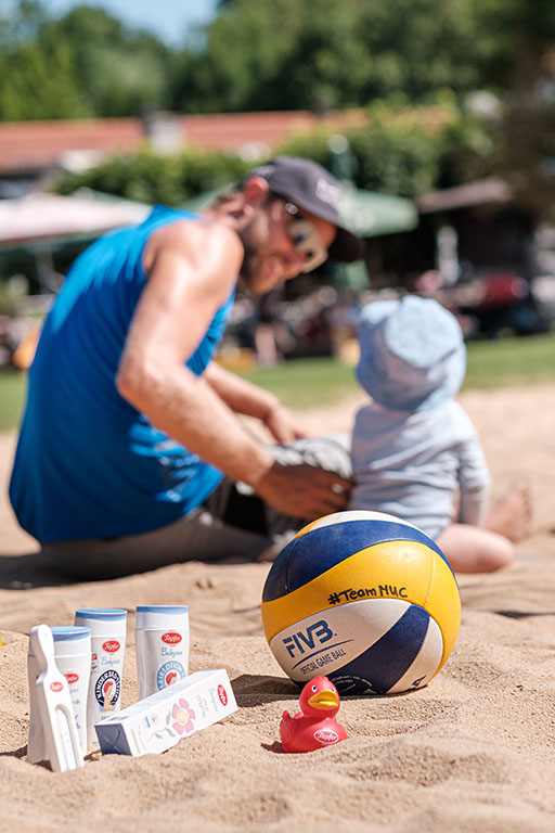 Töpfer Babywelt - ein starker Partner von Beachvolleyballer Armin Dollinger
